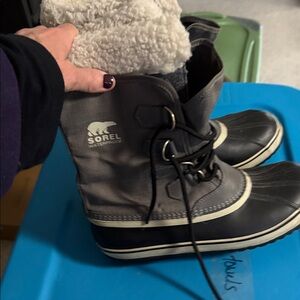 Women’s Sorel Waterproof boots size 9.5